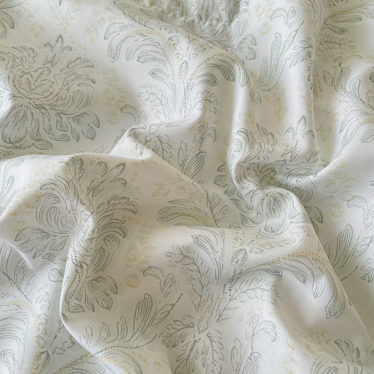 91家纺网 家纺一手货源 找家纺 宜梦家居 2026新款A类凉感天丝夏被夏凉被空调被 浅青卷草