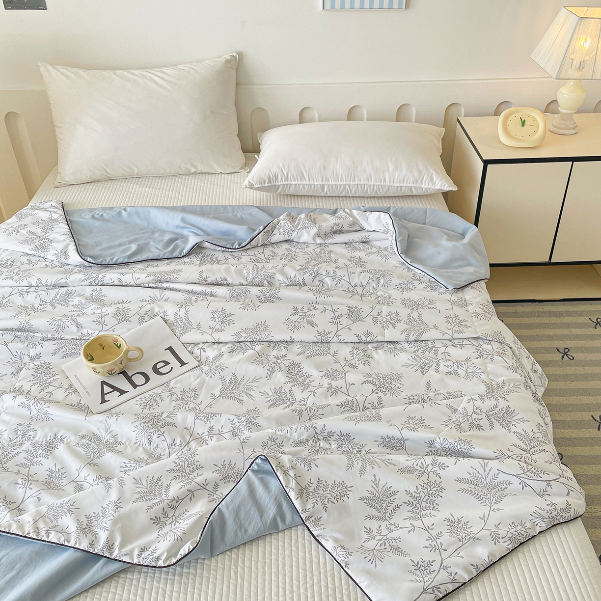 91家纺网 家纺一手货源 找家纺 宜梦家居 2026新款A类凉感天丝夏被夏凉被空调被 林间碎叶