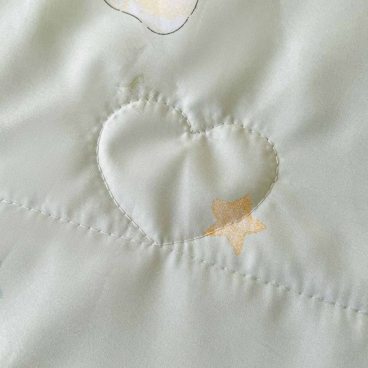 91家纺网 家纺一手货源 找家纺 宜梦家居 2026新款A类凉感天丝夏被夏凉被空调被 青柠蝴蝶结