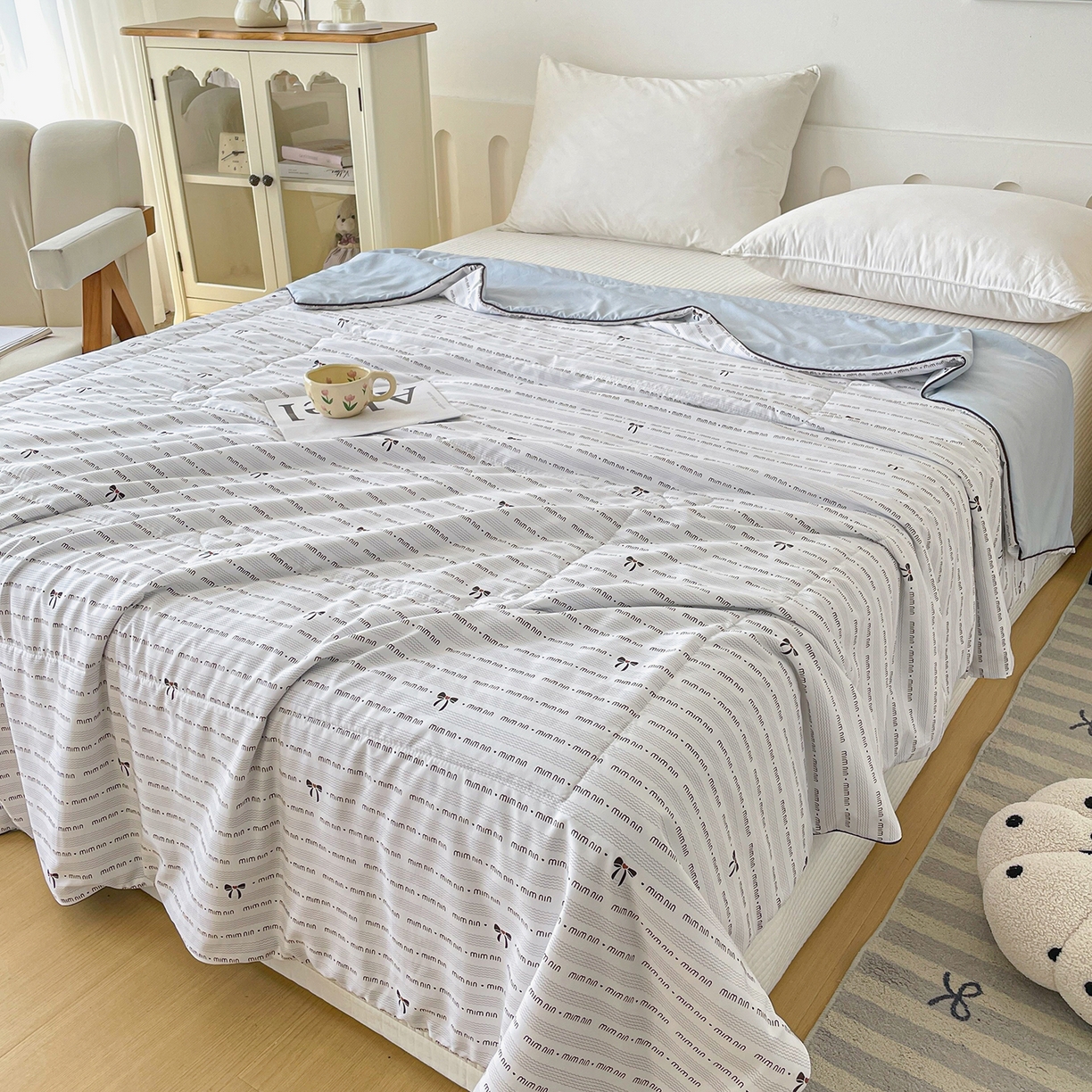 91家纺网 家纺一手货源 找家纺 宜梦家居 2026新款A类凉感天丝夏被夏凉被空调被 奶白蝴蝶结