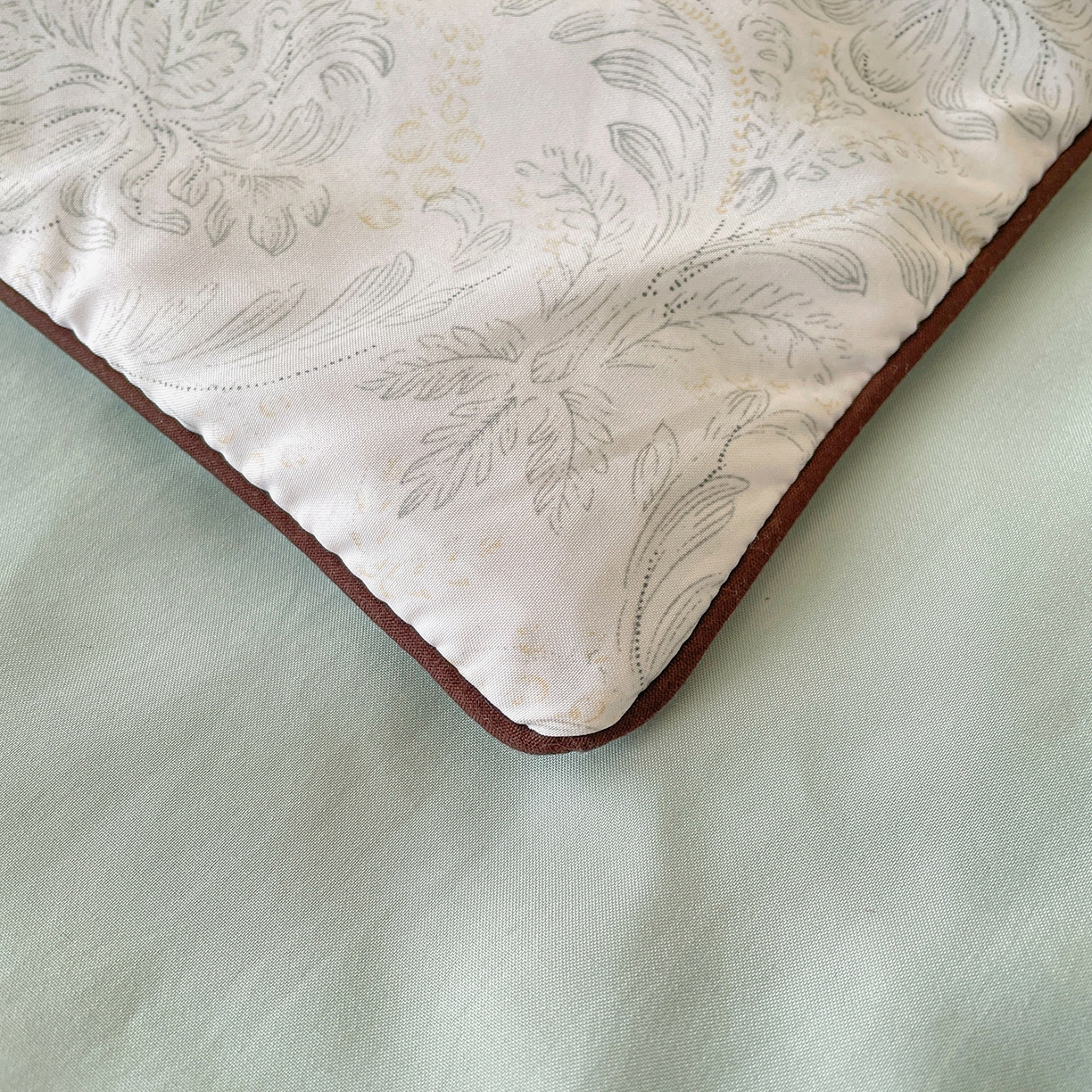 91家纺网 家纺一手货源 找家纺 宜梦家居 2026新款A类凉感天丝夏被夏凉被空调被 浅青卷草