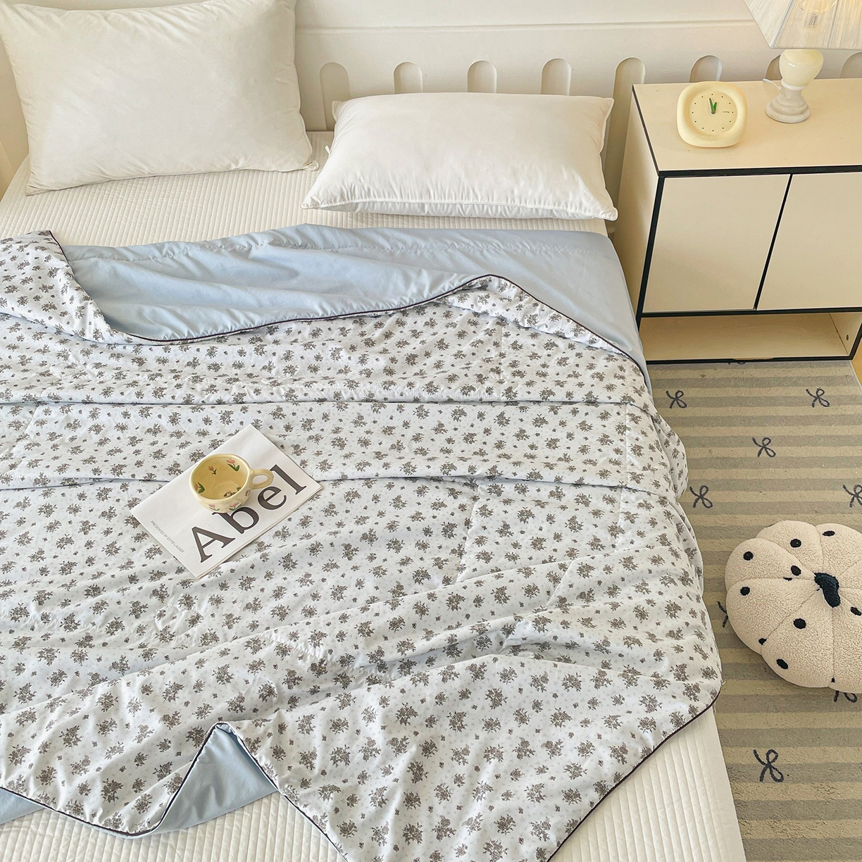 91家纺网 家纺一手货源 找家纺 宜梦家居 2026新款A类凉感天丝夏被夏凉被空调被 极简碎菊