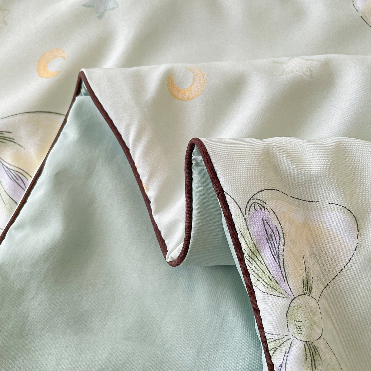 91家纺网 家纺一手货源 找家纺 宜梦家居 2026新款A类凉感天丝夏被夏凉被空调被 青柠蝴蝶结