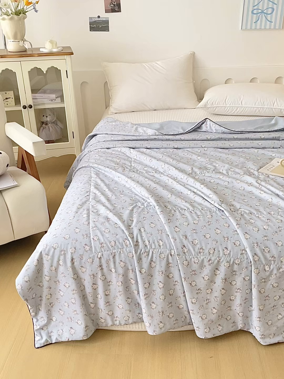 91家纺网 家纺一手货源 找家纺 宜梦家居 2026新款A类凉感天丝夏被夏凉被空调被 蓝调蔷薇