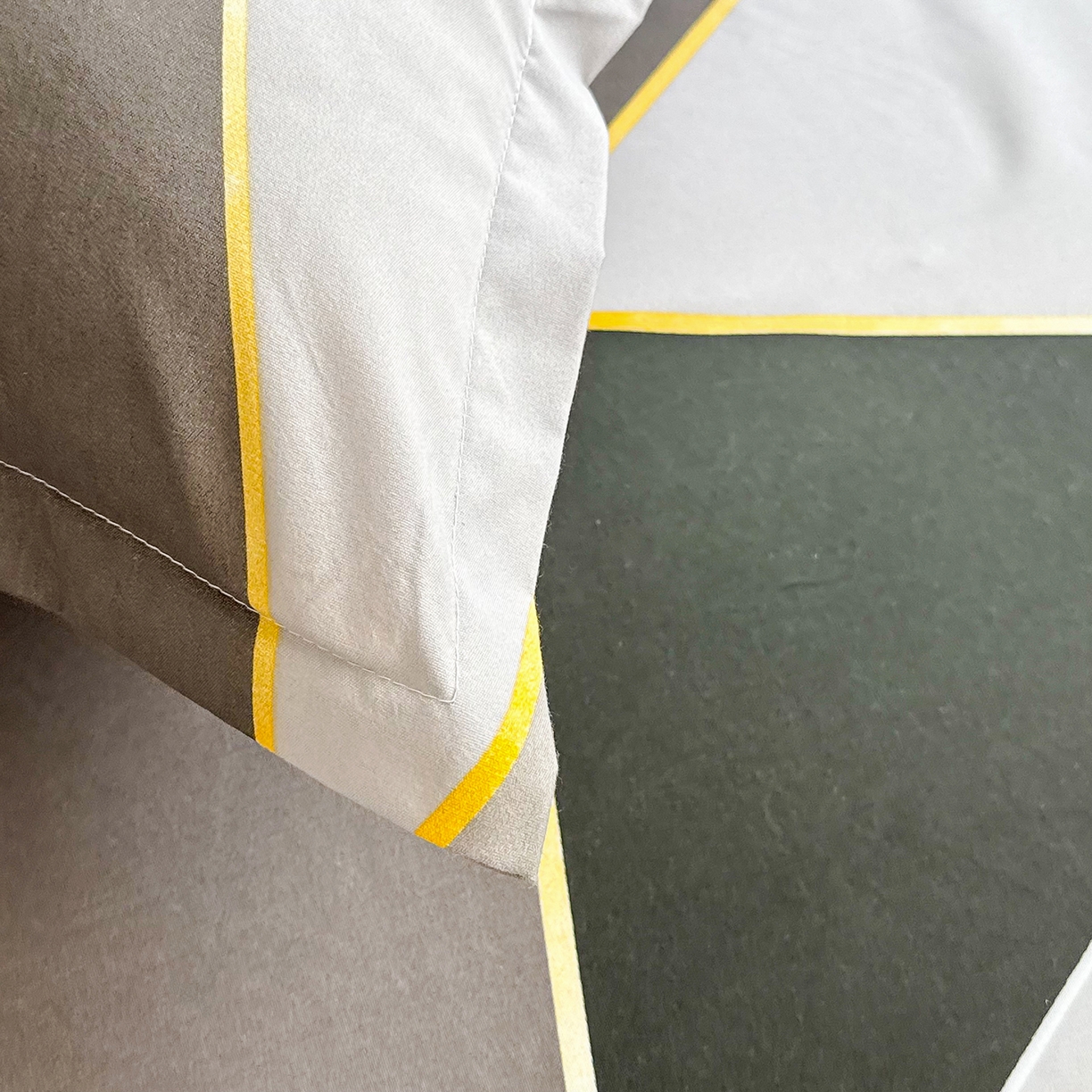 91家纺网 家纺一手货源 找家纺 梵巢家纺 2026新款加厚芦荟棉床单磨毛化纤床单 钻石格