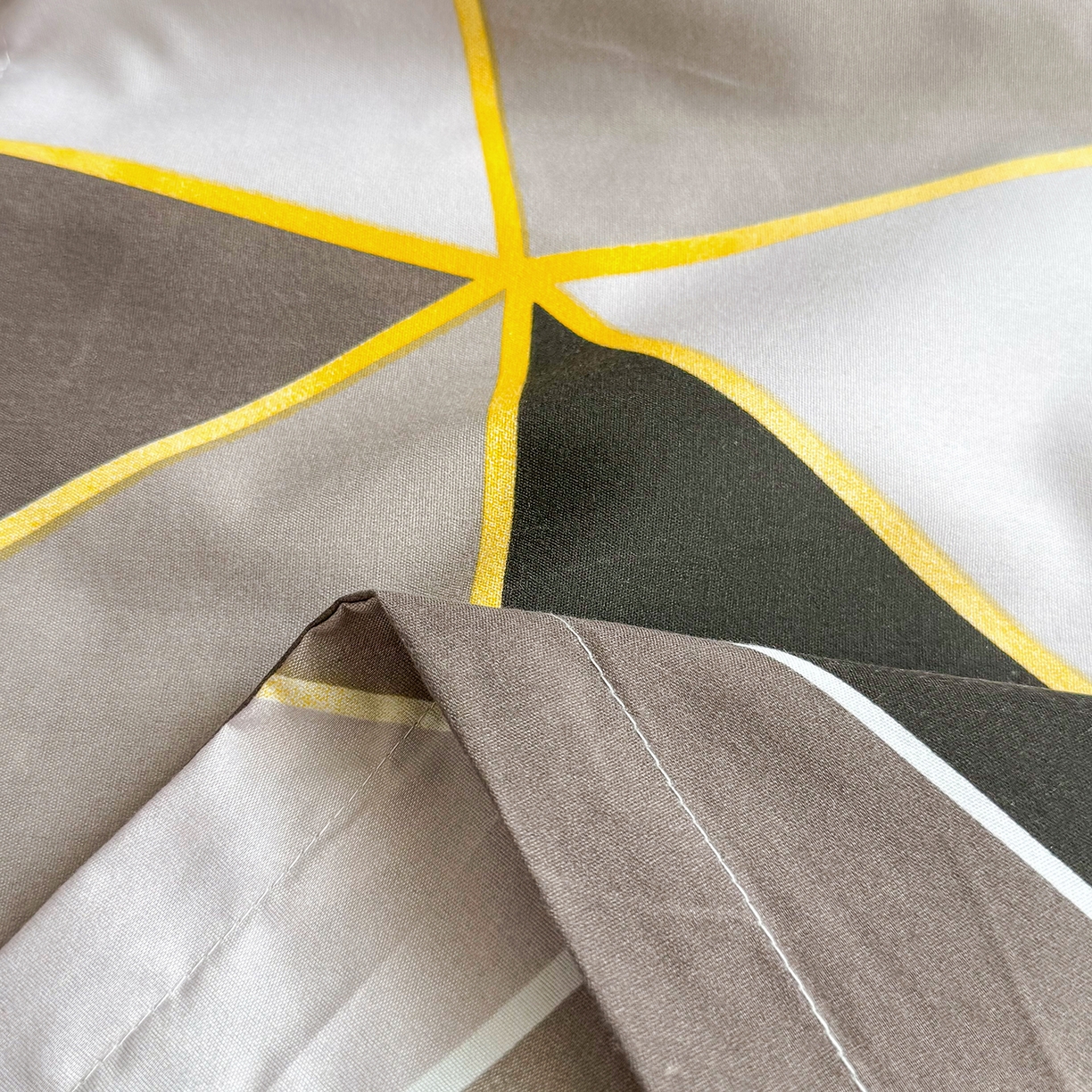 91家纺网 家纺一手货源 找家纺 梵巢家纺 2026新款加厚芦荟棉床单磨毛化纤床单 钻石格