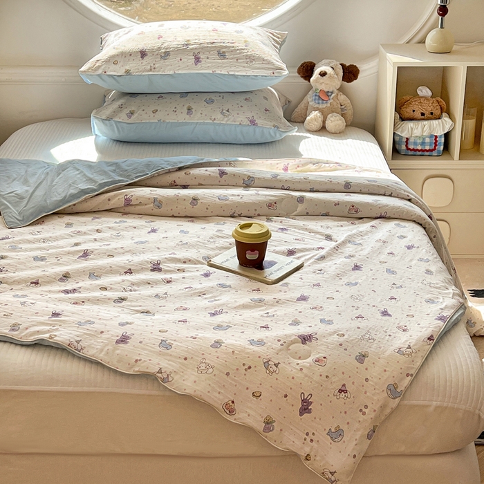 91家纺网 家纺一手货源 找家纺 苏羿家纺 2026春夏新款亲肤水洗棉印花夏被空调被夏凉被被子被芯 动物宴会