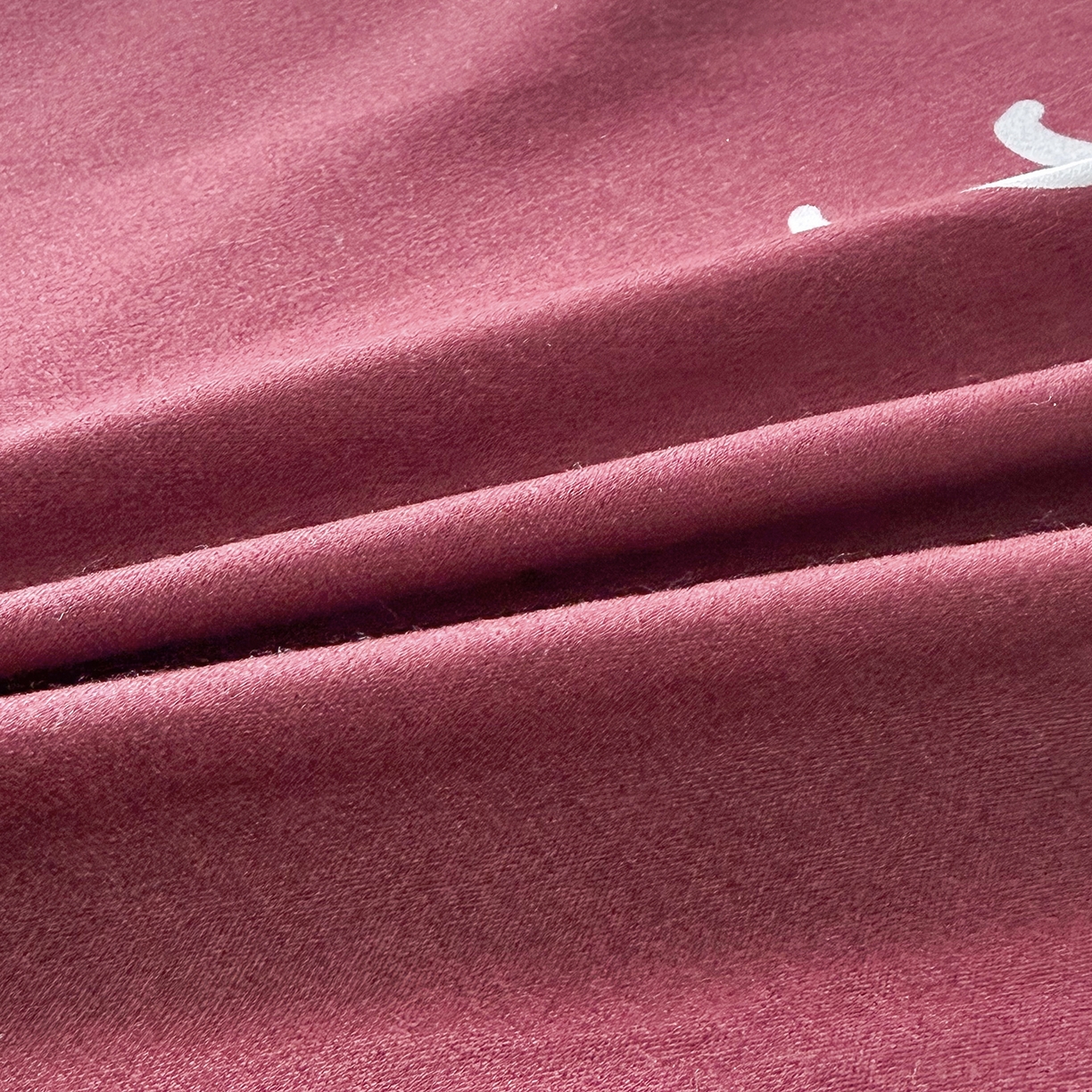 91家纺网 家纺一手货源 找家纺 梵巢 家纺芦荟棉枕套磨毛化纤枕套48*74cm 酒红玉枝