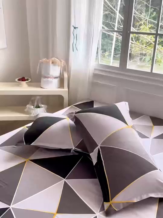 91家纺网 家纺一手货源 找家纺 梵巢 家纺芦荟棉枕套磨毛化纤枕套48*74cm 钻石格