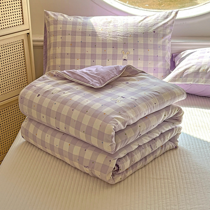 91家纺网 家纺一手货源 找家纺 苏羿家纺 2026春夏新款亲肤水洗棉印花夏被空调被夏凉被被子被芯 格子小兔