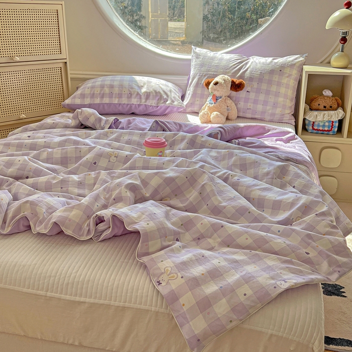 91家纺网 家纺一手货源 找家纺 苏羿家纺 2026春夏新款亲肤水洗棉印花夏被空调被夏凉被被子被芯 格子小兔