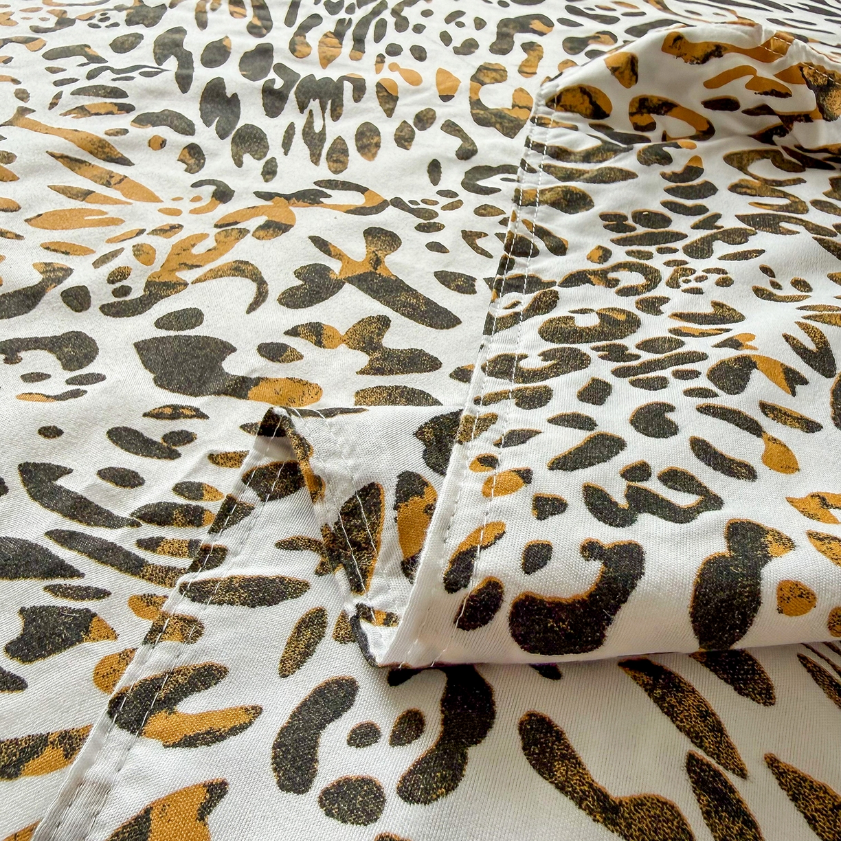 91家纺网 家纺一手货源 找家纺 梵巢家纺 芦荟棉被套，被罩化纤被套 虎虎生威