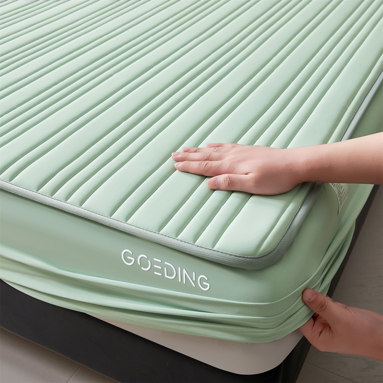 91家纺网 家纺一手货源 找家纺 （总）雯豆家纺 2026春夏新品氨纶凉感床笠夹棉款床笠三件套床垫保护套