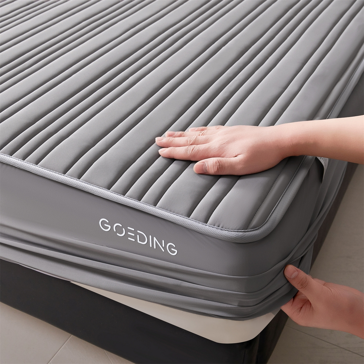 91家纺网 家纺一手货源 找家纺 （总）雯豆家纺 2026春夏新品氨纶凉感床笠夹棉款床笠三件套床垫保护套