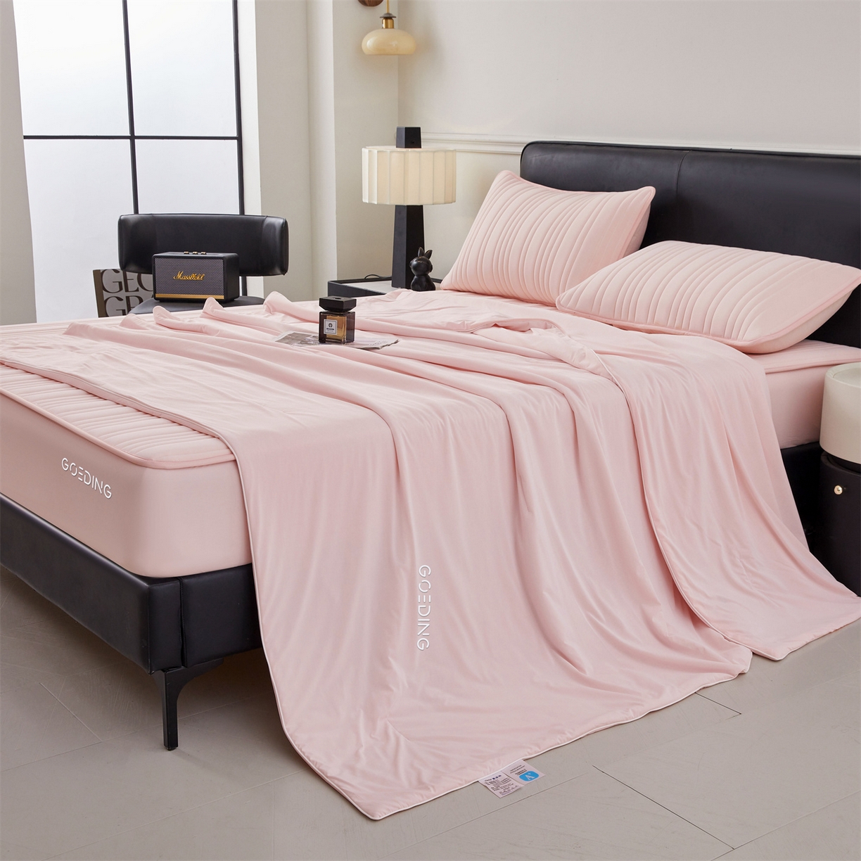 91家纺网 家纺一手货源 找家纺 雯豆家纺 2026春夏新品氨纶凉感床笠夹棉款床笠三件套床垫保护套 知夏-粉