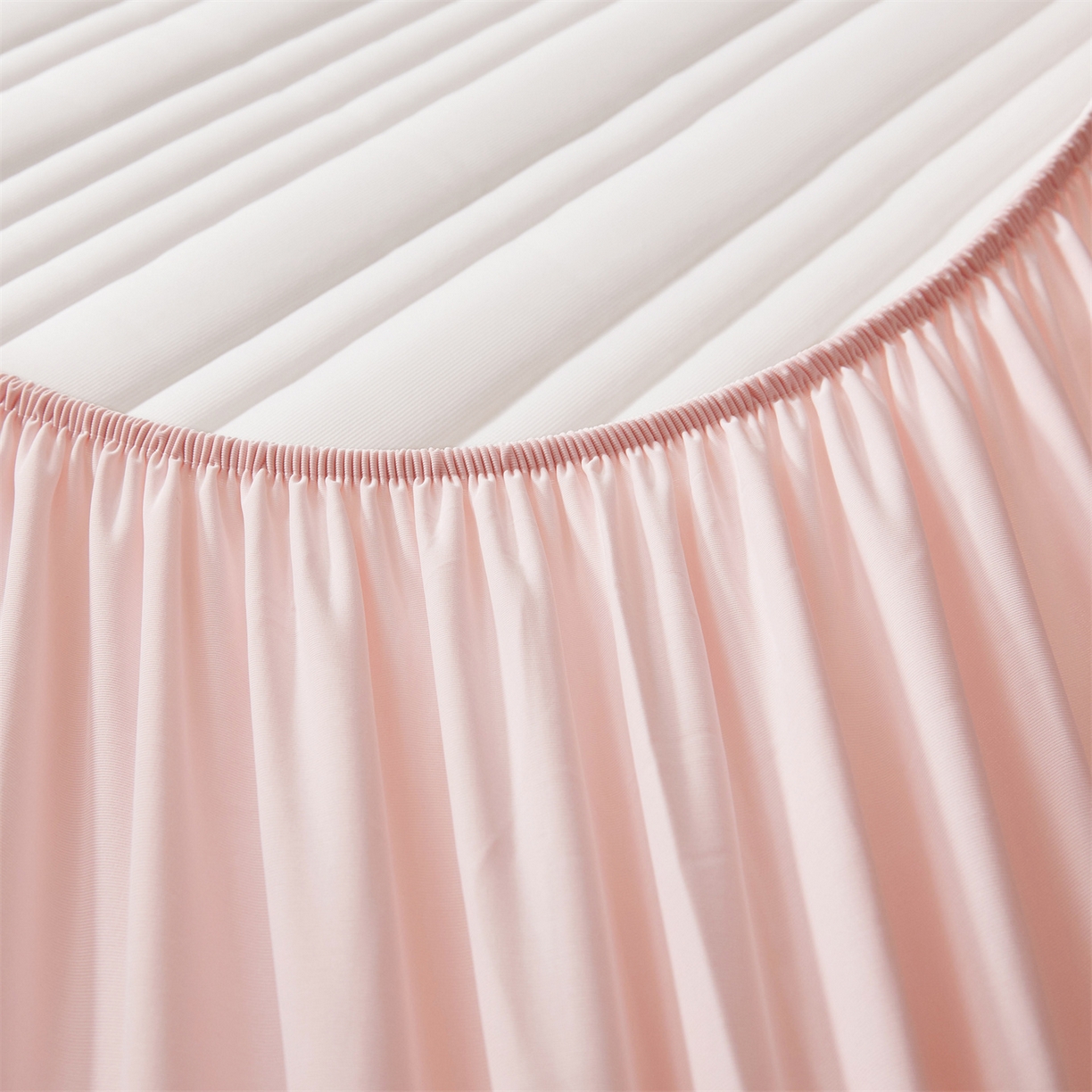 91家纺网 家纺一手货源 找家纺 雯豆家纺 2026春夏新品氨纶凉感床笠夹棉款床笠三件套床垫保护套 知夏-粉