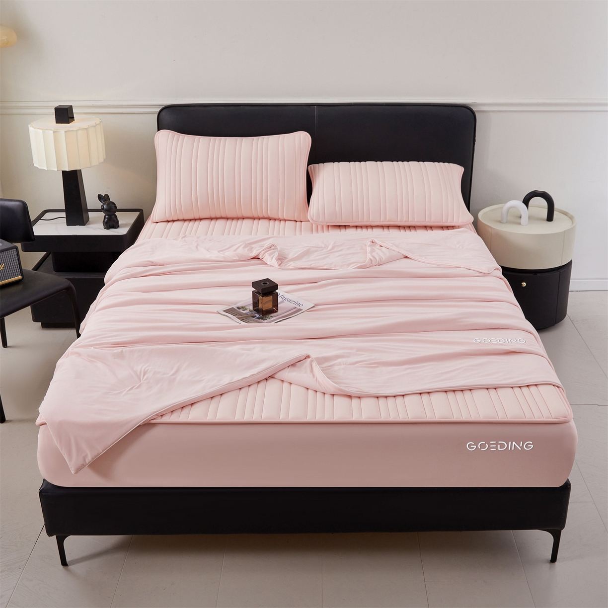 91家纺网 家纺一手货源 找家纺 雯豆家纺 2026春夏新品氨纶凉感床笠夹棉款床笠三件套床垫保护套 知夏-粉