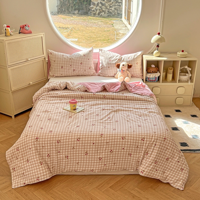 91家纺网 家纺一手货源 找家纺 苏羿家纺 2026春夏新款亲肤水洗棉印花夏被空调被夏凉被被子被芯 仟陌樱桃