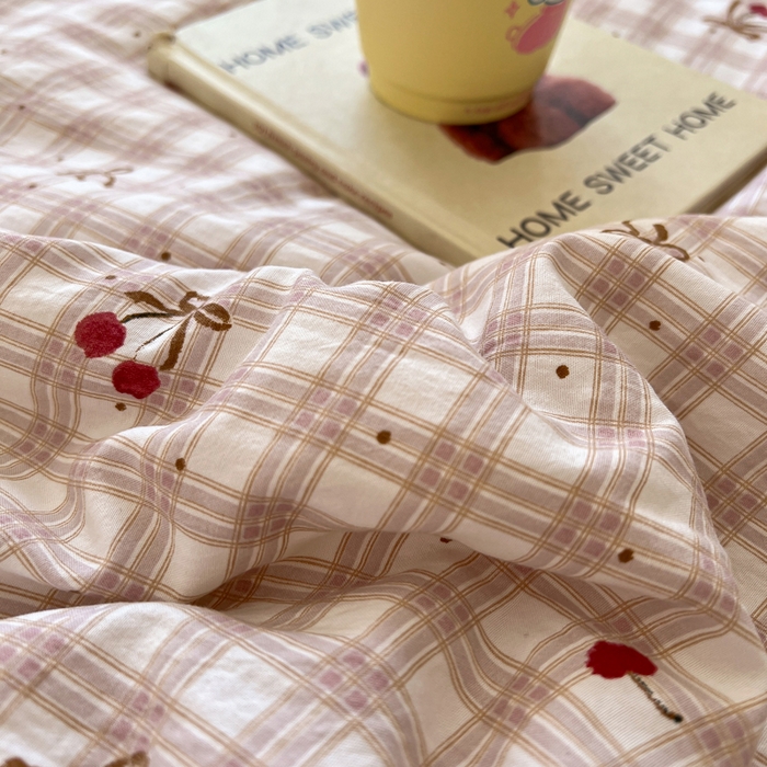 91家纺网 家纺一手货源 找家纺 苏羿家纺 2026春夏新款亲肤水洗棉印花夏被空调被夏凉被被子被芯 仟陌樱桃
