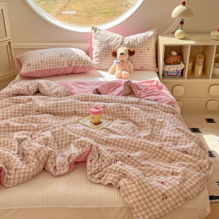 91家纺网 家纺一手货源 找家纺 苏羿家纺 2026春夏新款亲肤水洗棉印花夏被空调被夏凉被被子被芯 仟陌樱桃