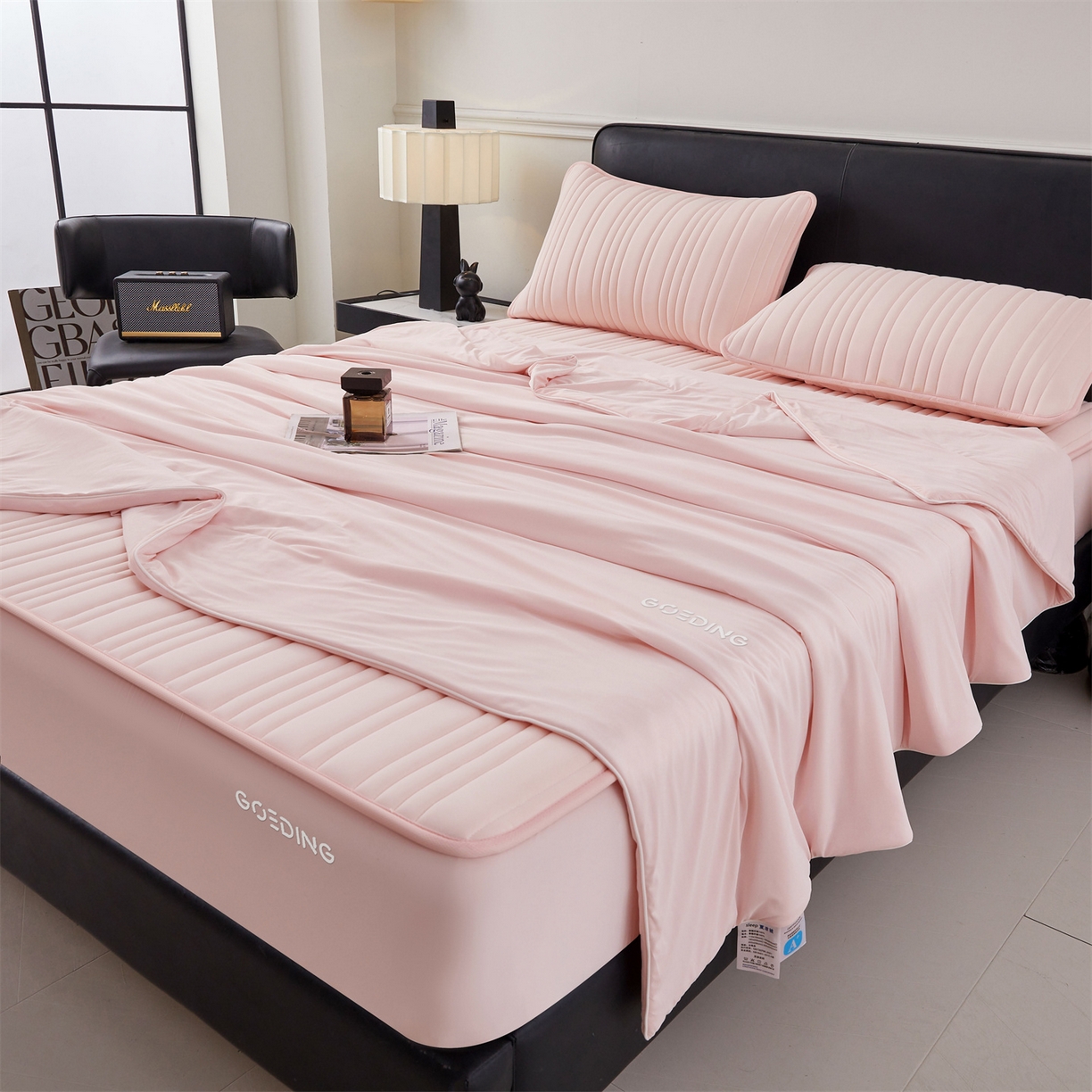 91家纺网 家纺一手货源 找家纺 雯豆家纺 2026春夏新品氨纶凉感床笠夹棉款床笠三件套床垫保护套 知夏-粉