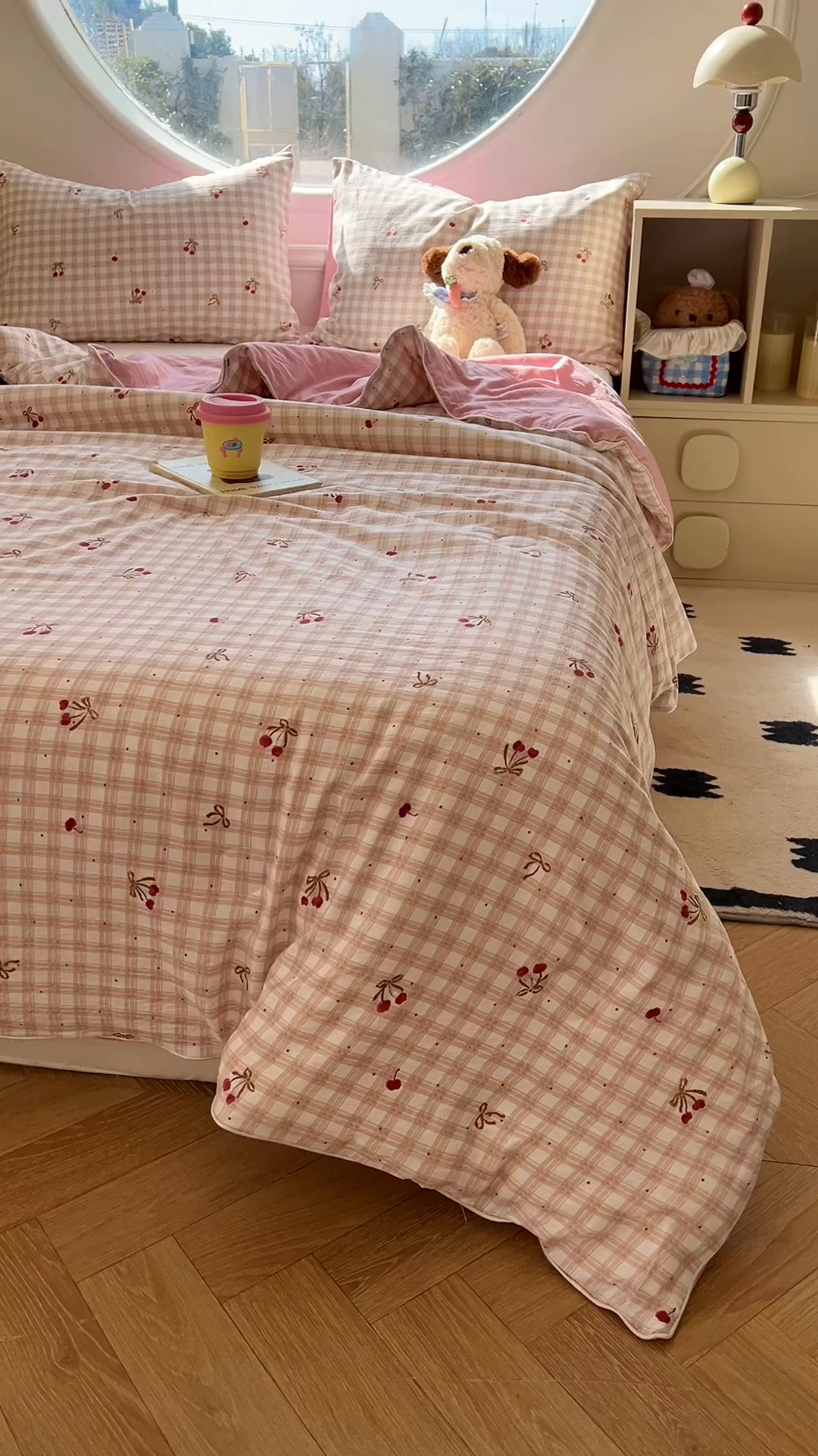 91家纺网 家纺一手货源 找家纺 苏羿家纺 2026春夏新款亲肤水洗棉印花夏被空调被夏凉被被子被芯 仟陌樱桃