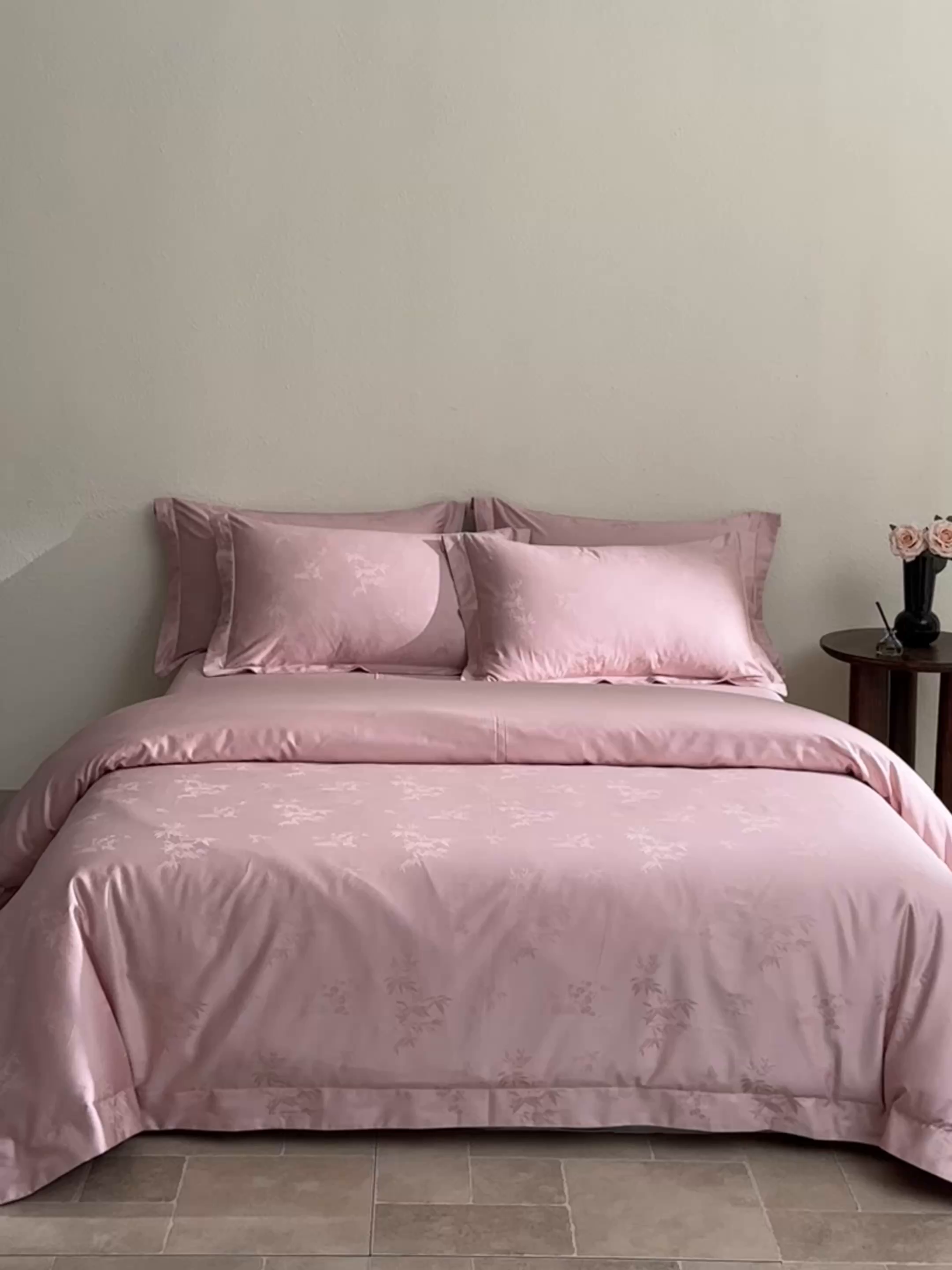 91家纺网 家纺一手货源 找家纺 欧乐蒂 2026新款亲肤棉提花四件套竹影系列 竹影-胭脂