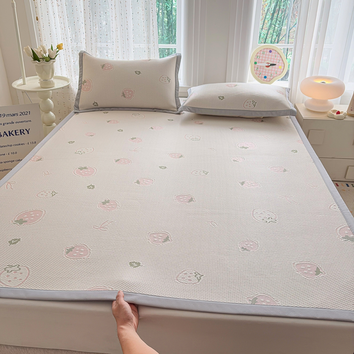 91家纺网 家纺一手货源 找家纺 小萌虎 2025秋冬新款牛奶绒夹棉床垫床褥 草莓派