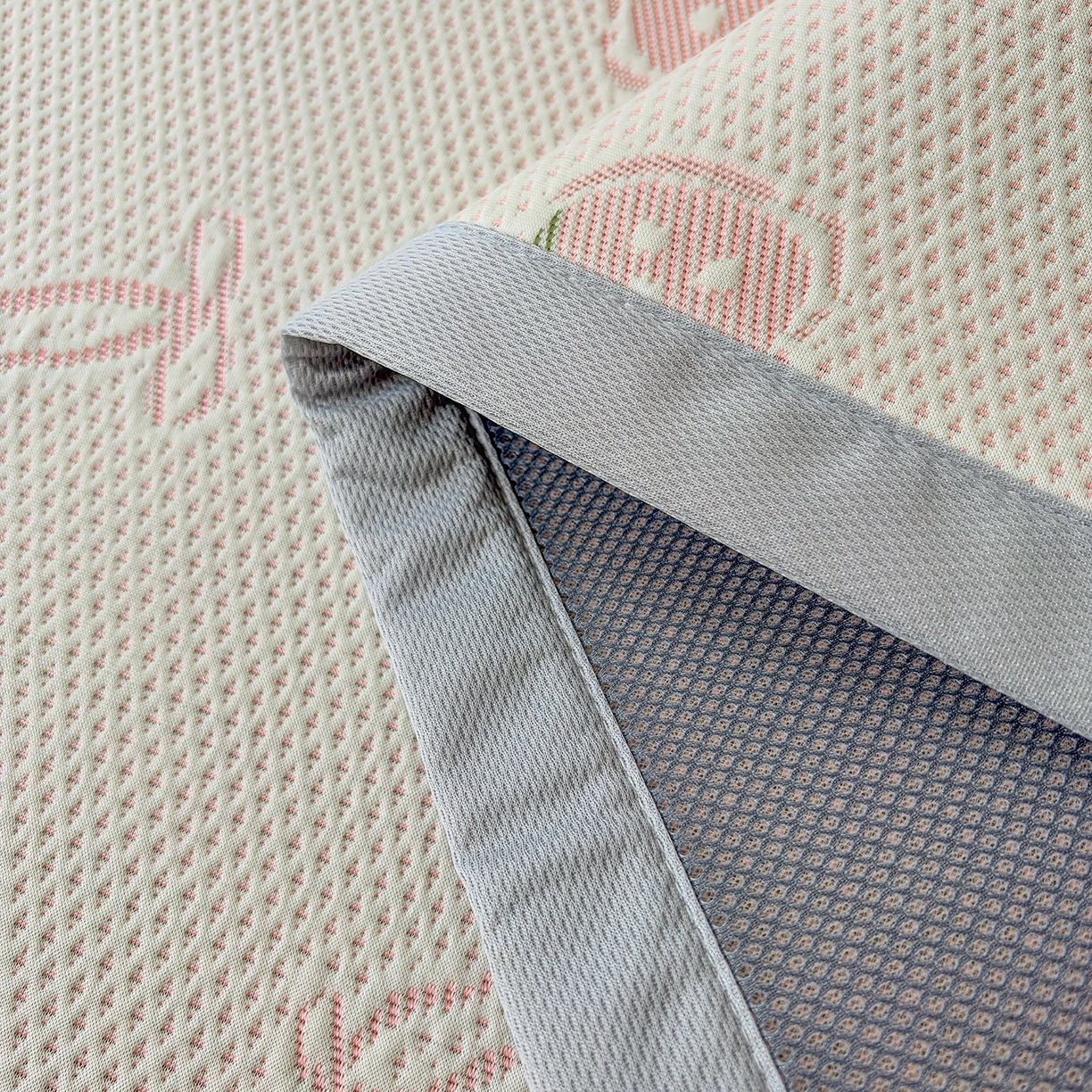 91家纺网 家纺一手货源 找家纺 （总）小萌虎 2026新款乙纶PE提花冰豆豆凉席卡通床席款