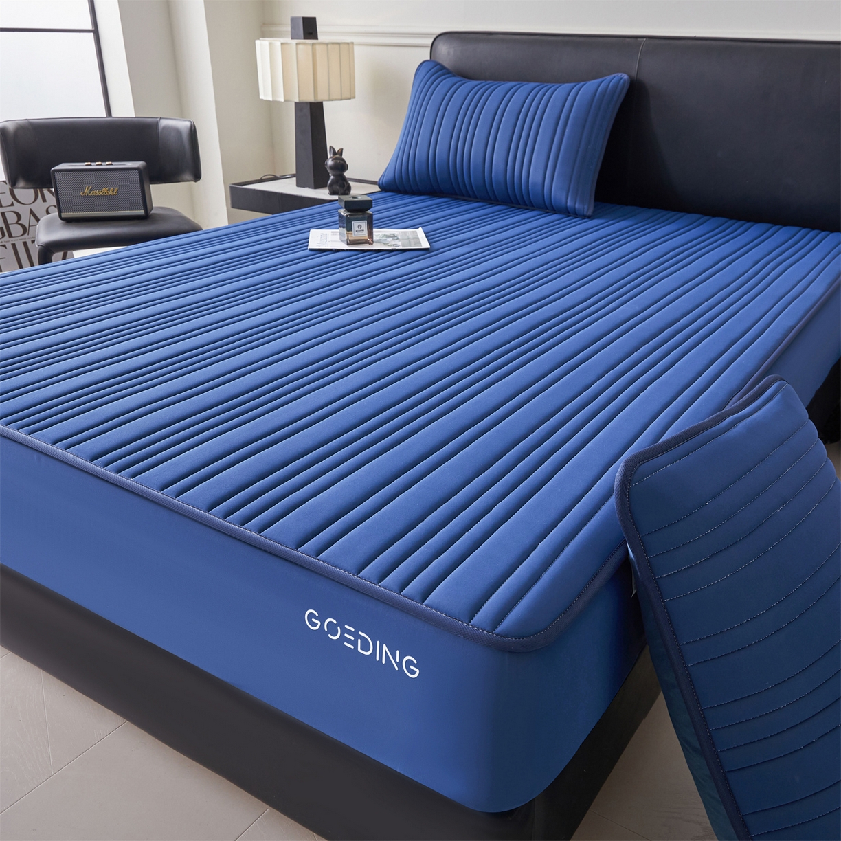 91家纺网 家纺一手货源 找家纺 雯豆家纺 2026春夏新品氨纶凉感床笠夹棉款床笠三件套床垫保护套 知夏-黛蓝