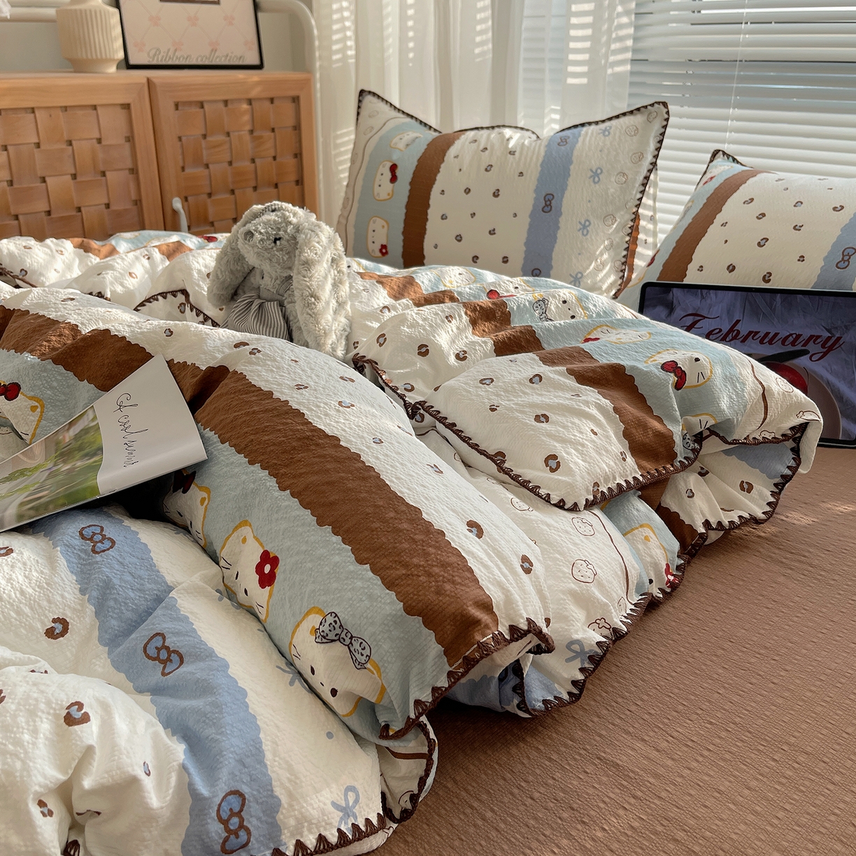 91家纺网 家纺一手货源 找家纺 （总）桃心家居 2026新款A类费尔岛可爱卡通贝壳边三角针工艺双层纱泡芙棉泡芙纱系列四件套