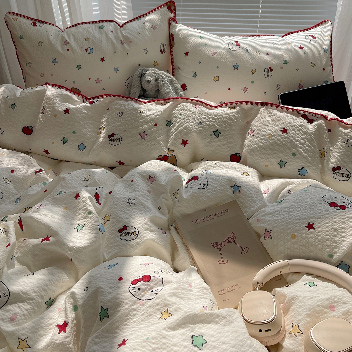 91家纺网 家纺一手货源 找家纺 桃心家居 2026新款A类费尔岛可爱卡通贝壳边三角针工艺双层纱泡芙棉泡芙纱系列四件套 泡芙棉-可可猫咪