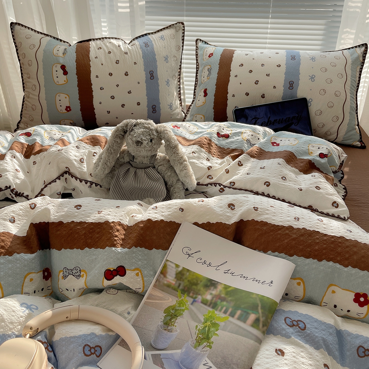 91家纺网 家纺一手货源 找家纺 桃心家居 2026新款A类费尔岛可爱卡通贝壳边三角针工艺双层纱泡芙棉泡芙纱系列四件套 泡芙棉-海盐布丁猫