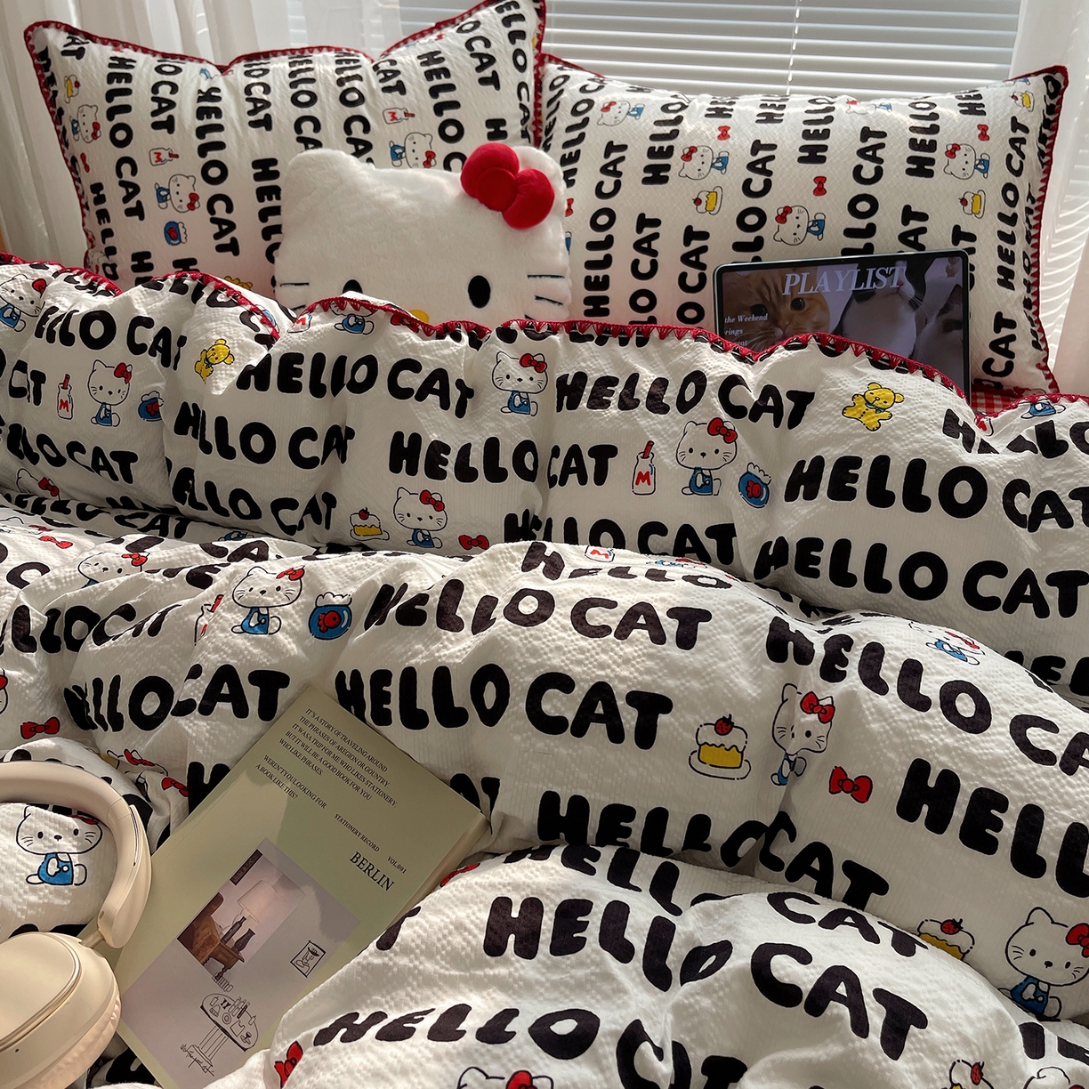 91家纺网 家纺一手货源 找家纺 桃心家居 2026新款A类费尔岛可爱卡通贝壳边三角针工艺双层纱泡芙棉泡芙纱系列四件套 泡芙棉-奶油猫