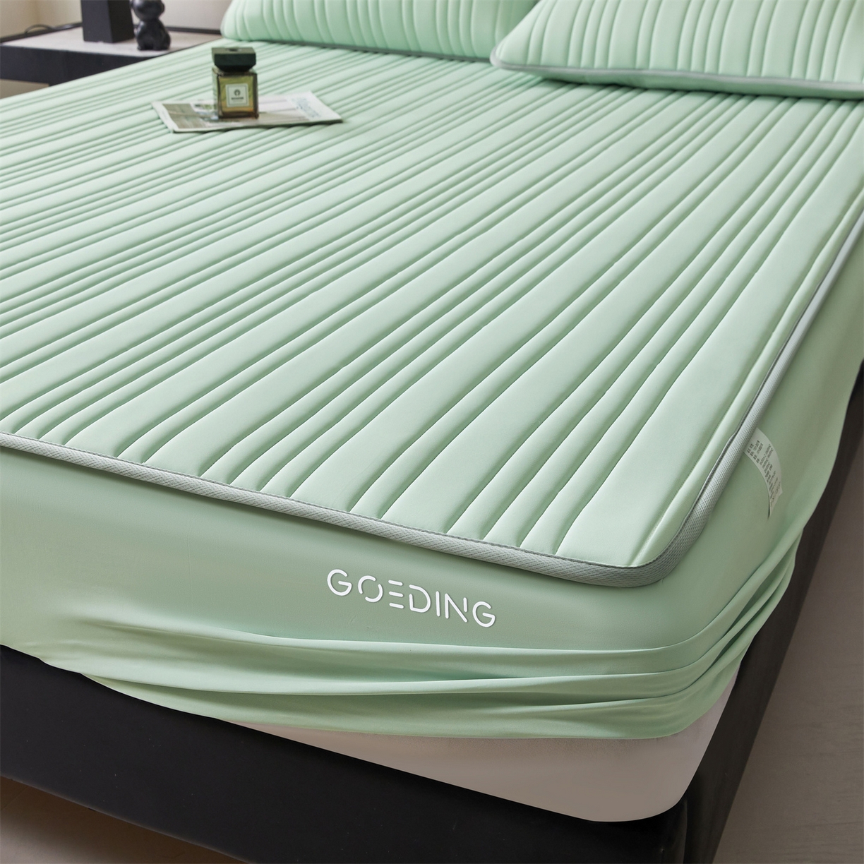 91家纺网 家纺一手货源 找家纺 雯豆家纺 2026春夏新品氨纶凉感床笠夹棉款床笠三件套床垫保护套 知夏-青草绿