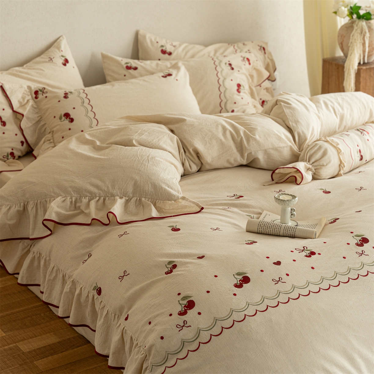 91家纺网 家纺一手货源 找家纺 （总）满座家居 2026新款棉麻樱桃刺绣褶边四件套-樱桃日记（会员-20）