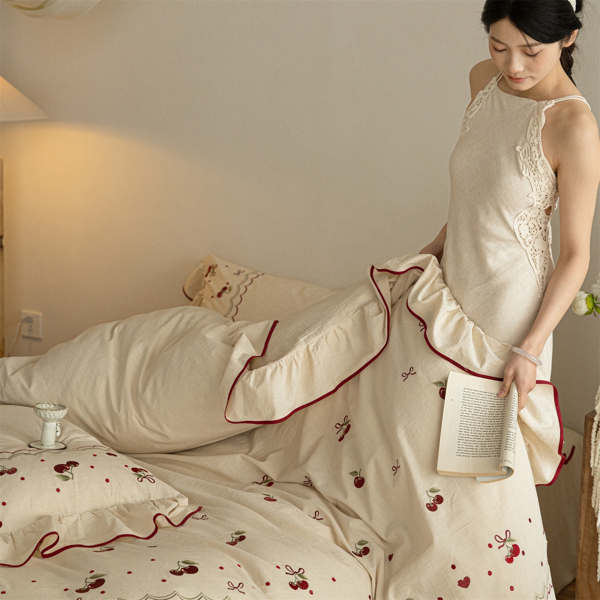 91家纺网 家纺一手货源 找家纺 （总）满座家居 2026新款棉麻樱桃刺绣褶边四件套-樱桃日记（会员-20）