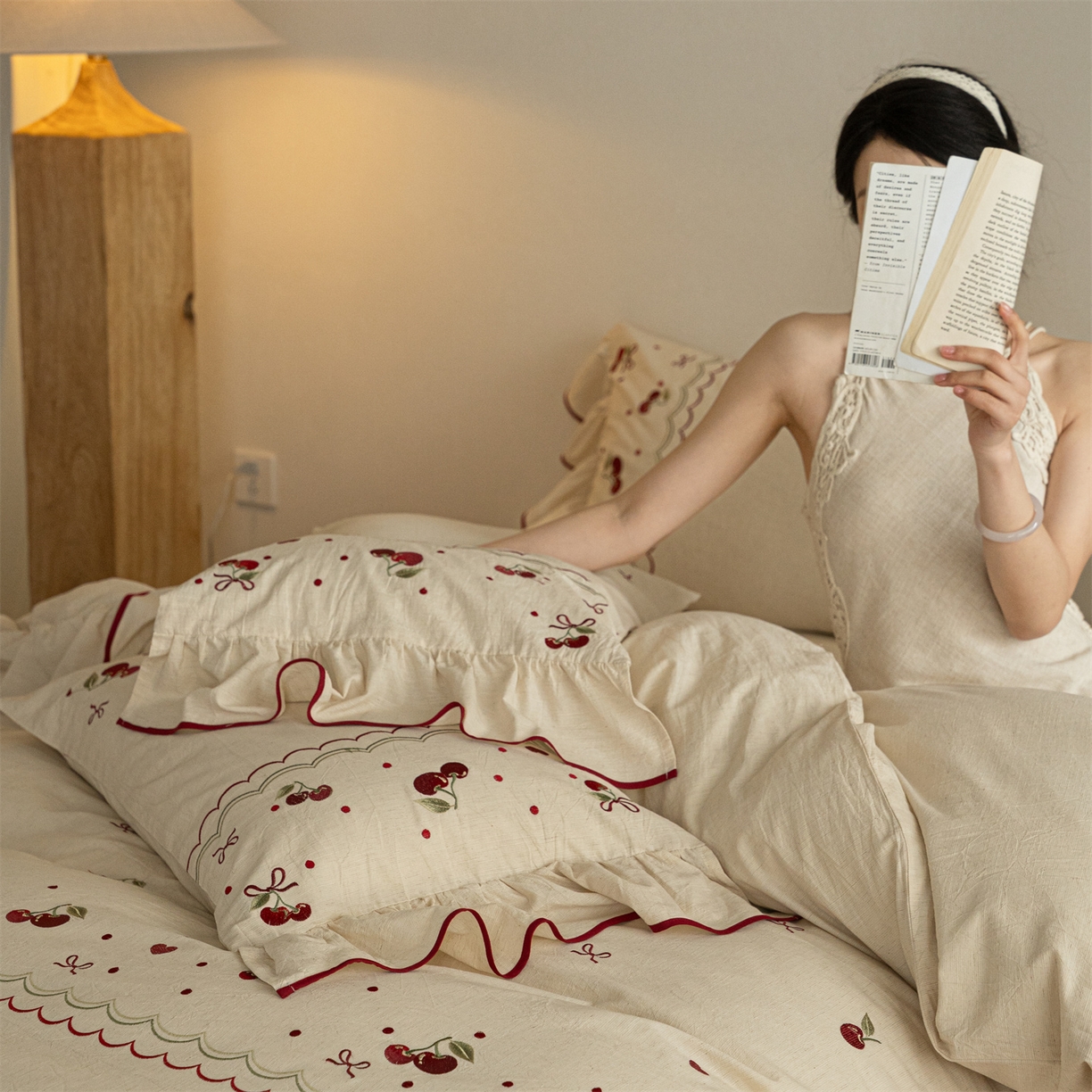 91家纺网 家纺一手货源 找家纺 （总）满座家居 2026新款棉麻樱桃刺绣褶边四件套-樱桃日记（会员-20）