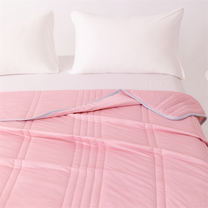 91家纺网 家纺一手货源 找家纺 世爵家纺 2026新款凉感丝冰淇淋夏被纯色印花空调被直播跨境外贸爆款 粉色