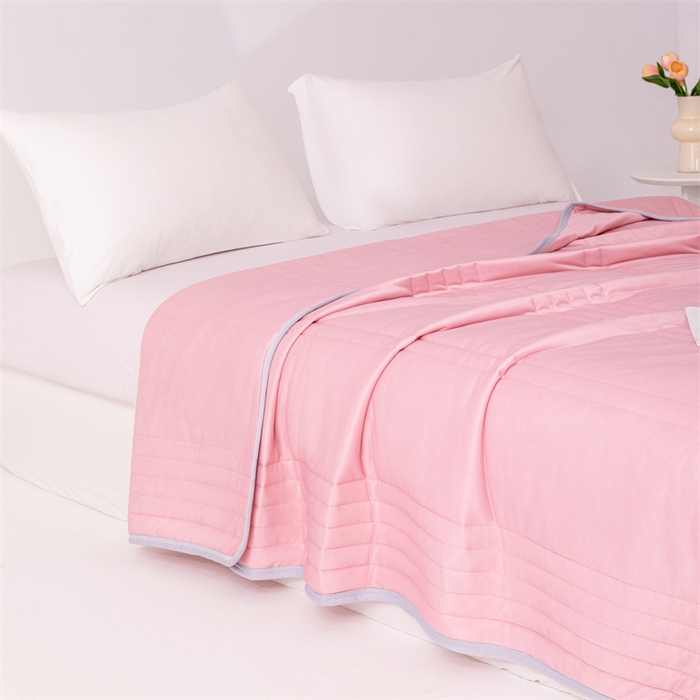 91家纺网 家纺一手货源 找家纺 世爵家纺 2026新款凉感丝冰淇淋夏被纯色印花空调被直播跨境外贸爆款 粉色