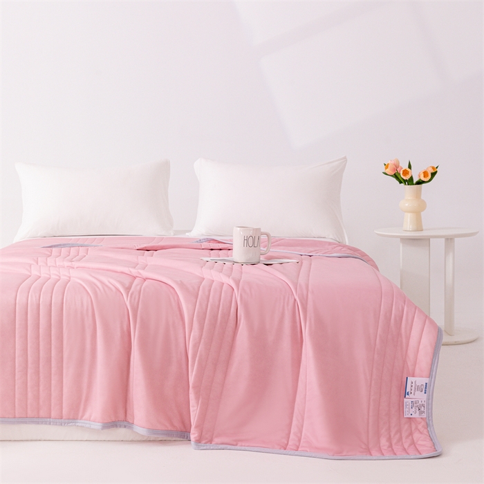 91家纺网 家纺一手货源 找家纺 世爵家纺 2026新款凉感丝冰淇淋夏被纯色印花空调被直播跨境外贸爆款 粉色