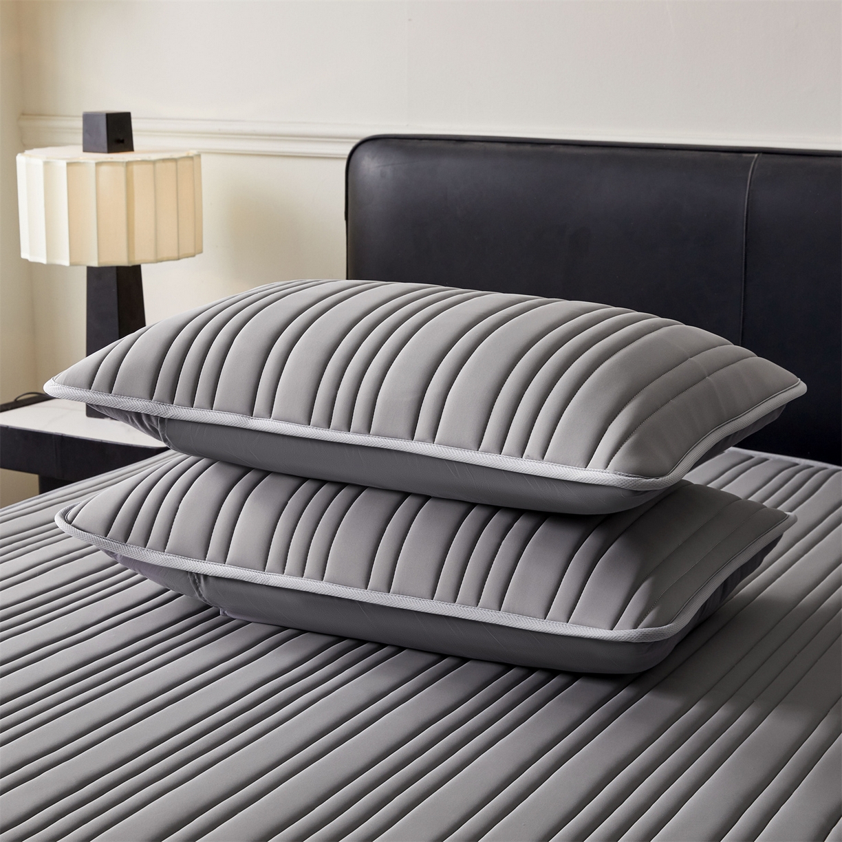 91家纺网 家纺一手货源 找家纺 雯豆家纺 2026春夏新品氨纶凉感床笠夹棉款床笠三件套床垫保护套 知夏-深灰