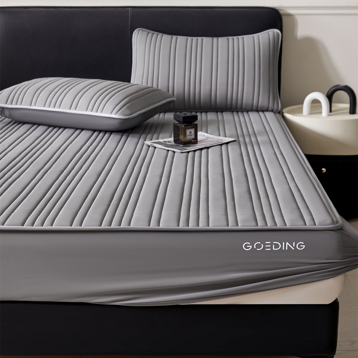 91家纺网 家纺一手货源 找家纺 雯豆家纺 2026春夏新品氨纶凉感床笠夹棉款床笠三件套床垫保护套 知夏-深灰