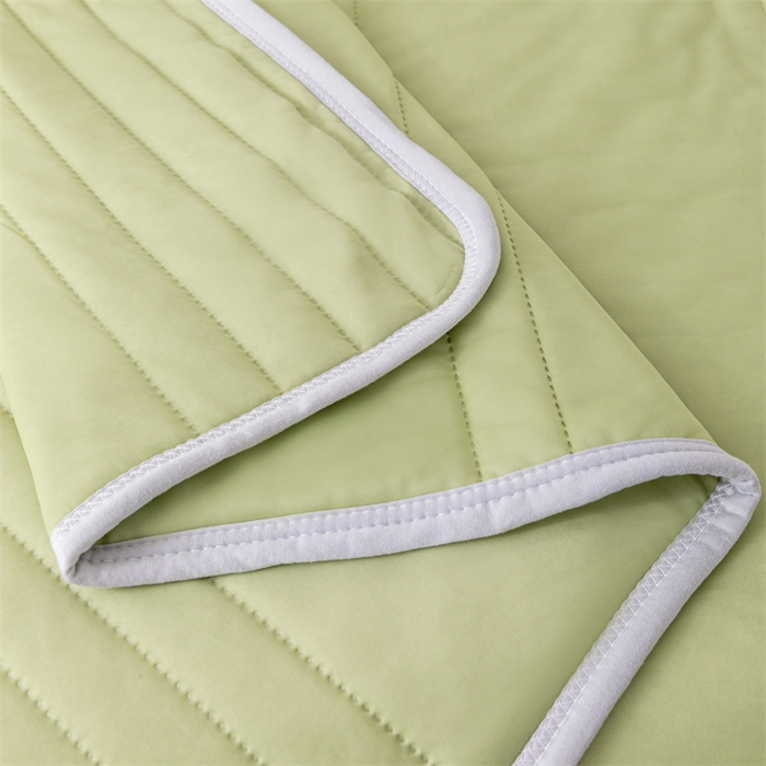 91家纺网 家纺一手货源 找家纺 世爵家纺 2026新款凉感丝冰淇淋夏被纯色印花空调被直播跨境外贸爆款 果绿