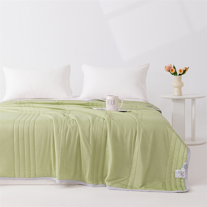 91家纺网 家纺一手货源 找家纺 世爵家纺 2026新款凉感丝冰淇淋夏被纯色印花空调被直播跨境外贸爆款 果绿