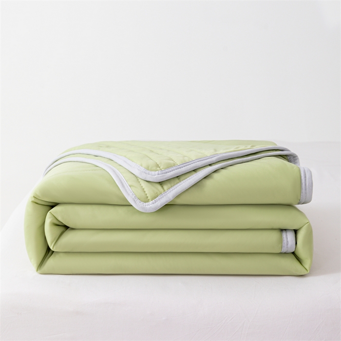 91家纺网 家纺一手货源 找家纺 世爵家纺 2026新款凉感丝冰淇淋夏被纯色印花空调被直播跨境外贸爆款 果绿