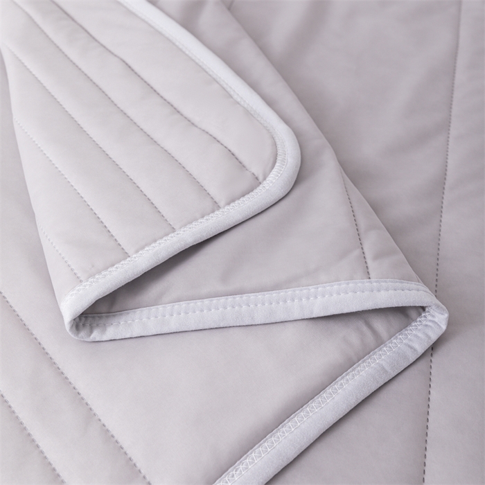 91家纺网 家纺一手货源 找家纺 世爵家纺 2026新款凉感丝冰淇淋夏被纯色印花空调被直播跨境外贸爆款 灰色