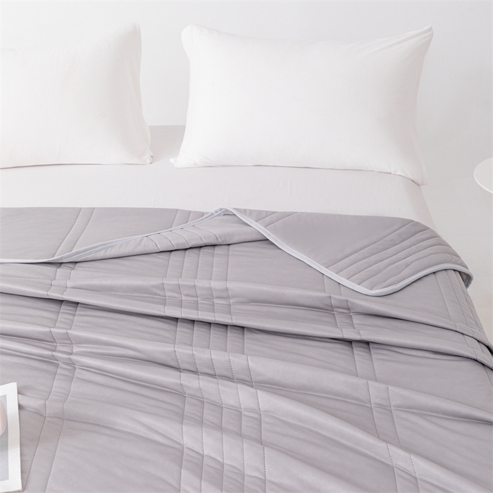 91家纺网 家纺一手货源 找家纺 世爵家纺 2026新款凉感丝冰淇淋夏被纯色印花空调被直播跨境外贸爆款 灰色