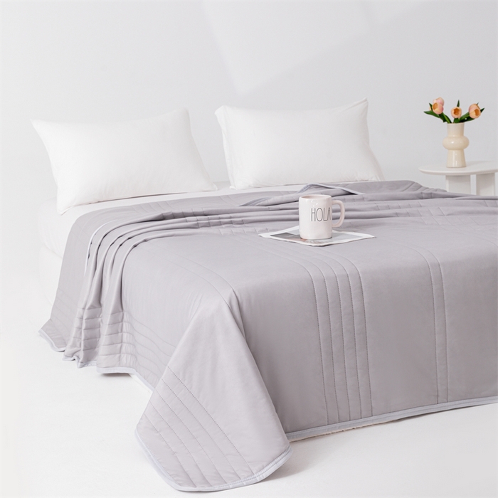 91家纺网 家纺一手货源 找家纺 世爵家纺 2026新款凉感丝冰淇淋夏被纯色印花空调被直播跨境外贸爆款 灰色