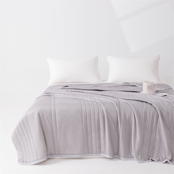 91家纺网 家纺一手货源 找家纺 世爵家纺 2026新款凉感丝冰淇淋夏被纯色印花空调被直播跨境外贸爆款 灰色